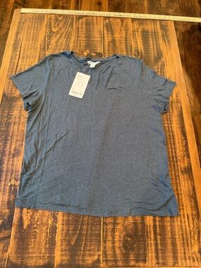 Athleta Short Sleeve V-Neck Tee in Heather Blue